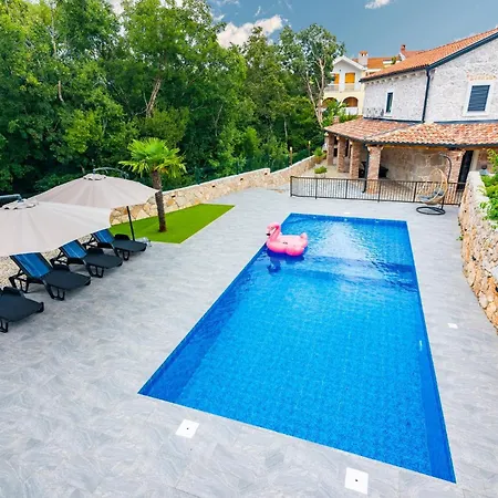 Old Stone Villa *