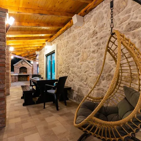 Villa Old Stone
