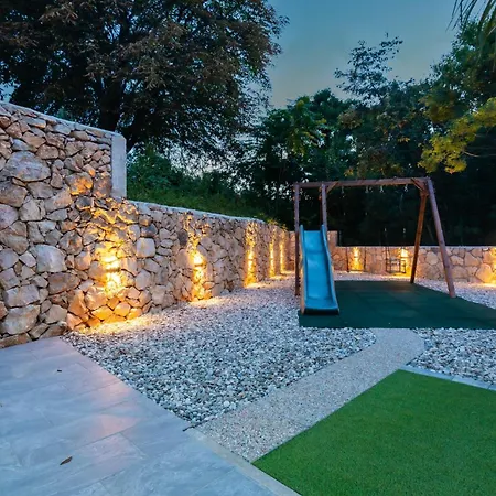 Villa Old Stone